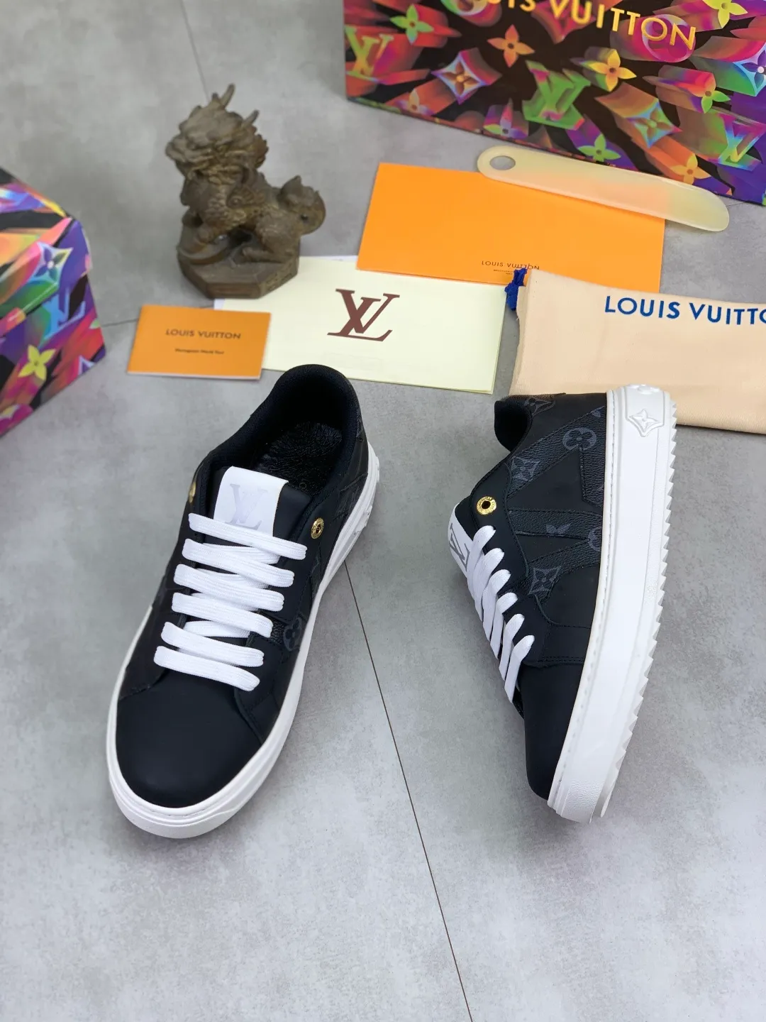 Men's men's shoes P520💰【New style】🆘High quality cowhide【Louis Vuitton】LV official website's latest model🎁casual and fashionable men's shoes👟hot style💥simple and elegant style, exclusive for trendy men. Unique official website's latest brand elements👑original decoration, fashionable and generous, the fabric is made of original denim➕comfortable and breathable mesh lining➕cow leather feet ✅The official website specifies wear-resistant casual outsole, the classic model is taken in real life🎬Color: 4️⃣colors available😍Number of codes: 38-44 Full set of packaging